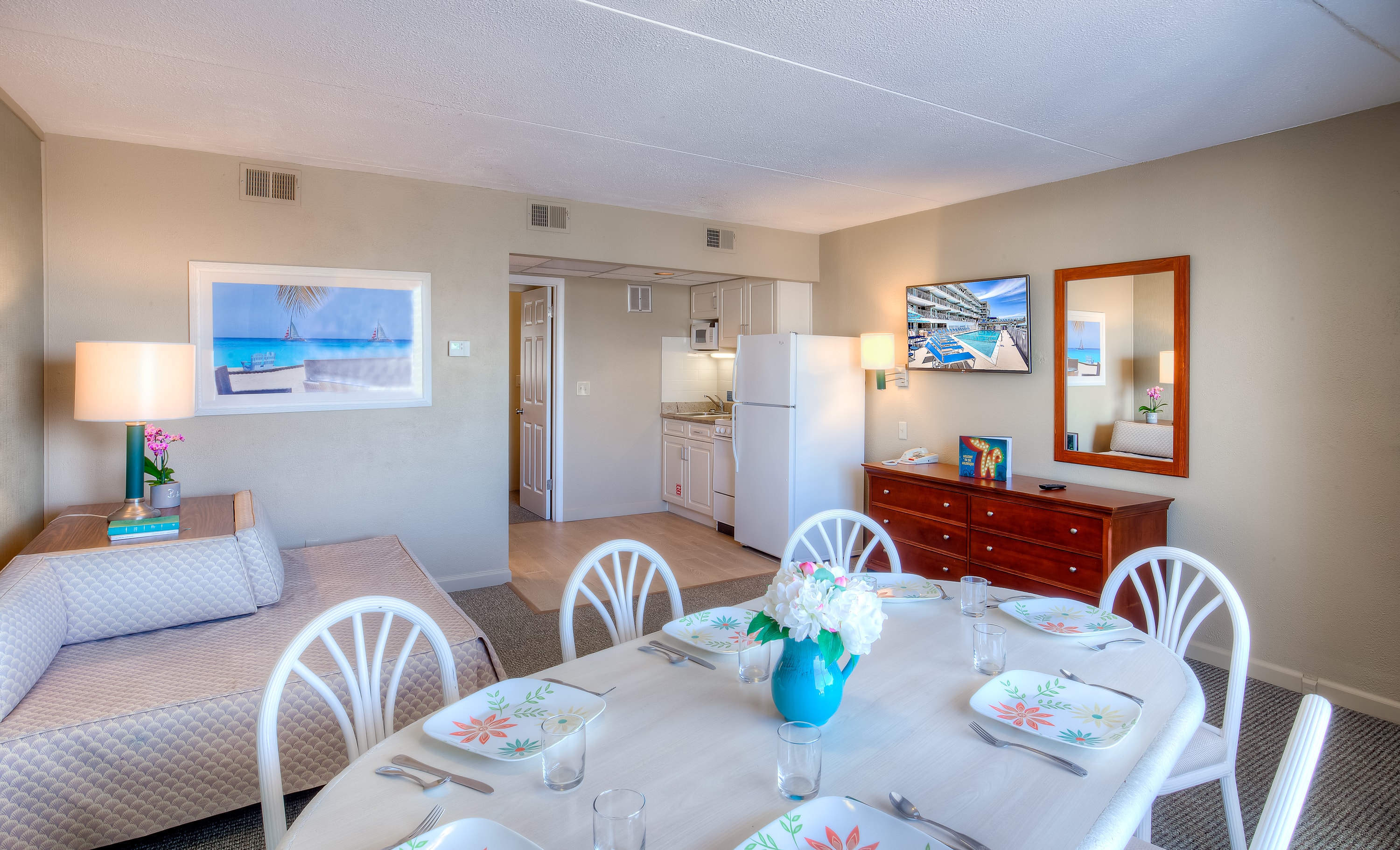 Living/dining room with pull-out double bed