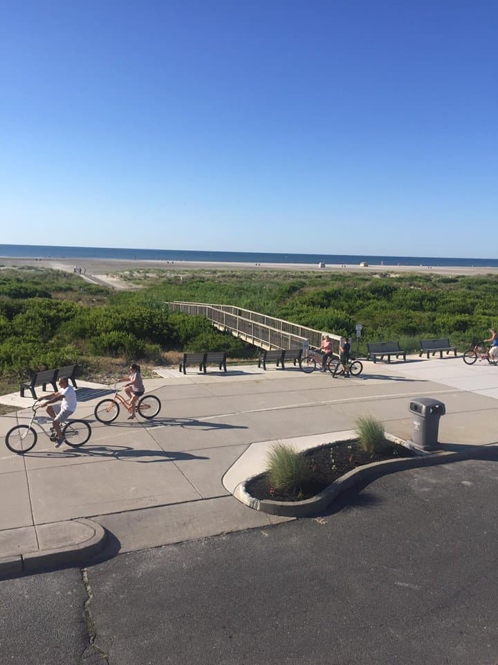 The Armada By-the-Sea is an easy walk to the gorgeous beach